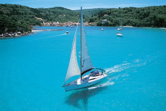 bareboat yacht charter lefkas