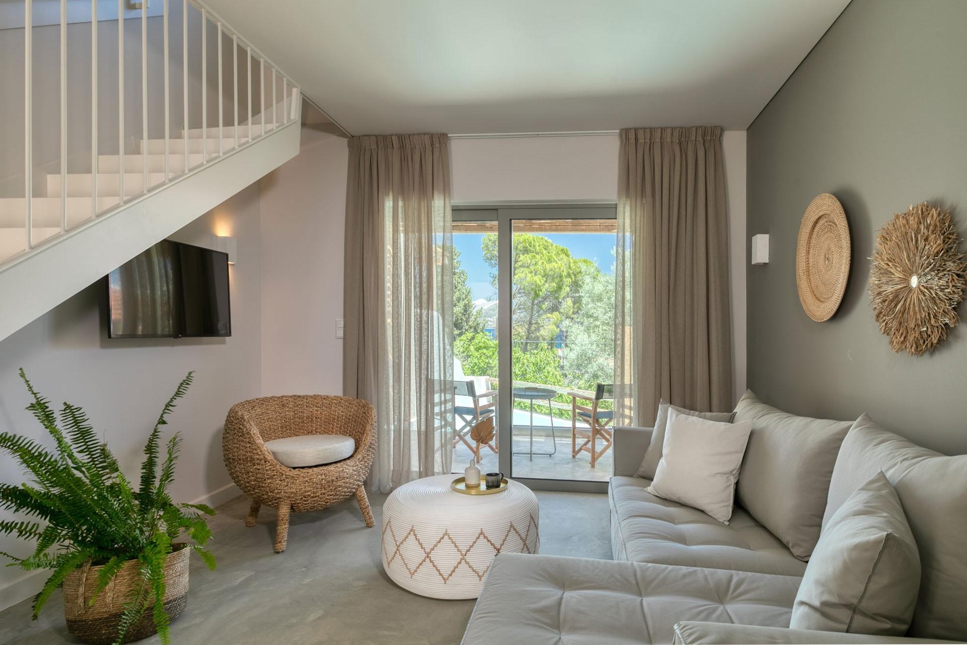 Emerald Suite Partial Sea View with Private Pool,Crystal Waters Hotel Lefkada
