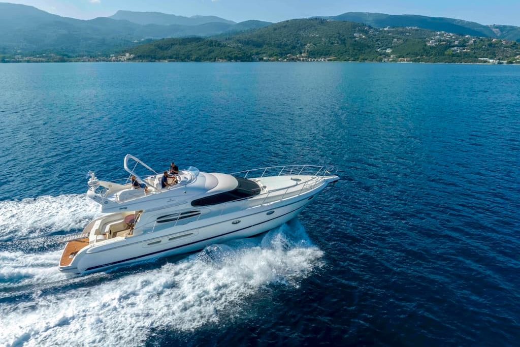Motor-yacht-daily-cruises-in-Lefkada